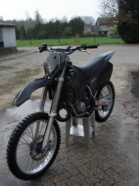 mikektm125ccblackedition2.jpg